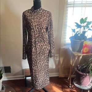 Chic Leopard Long Sleeve Dress